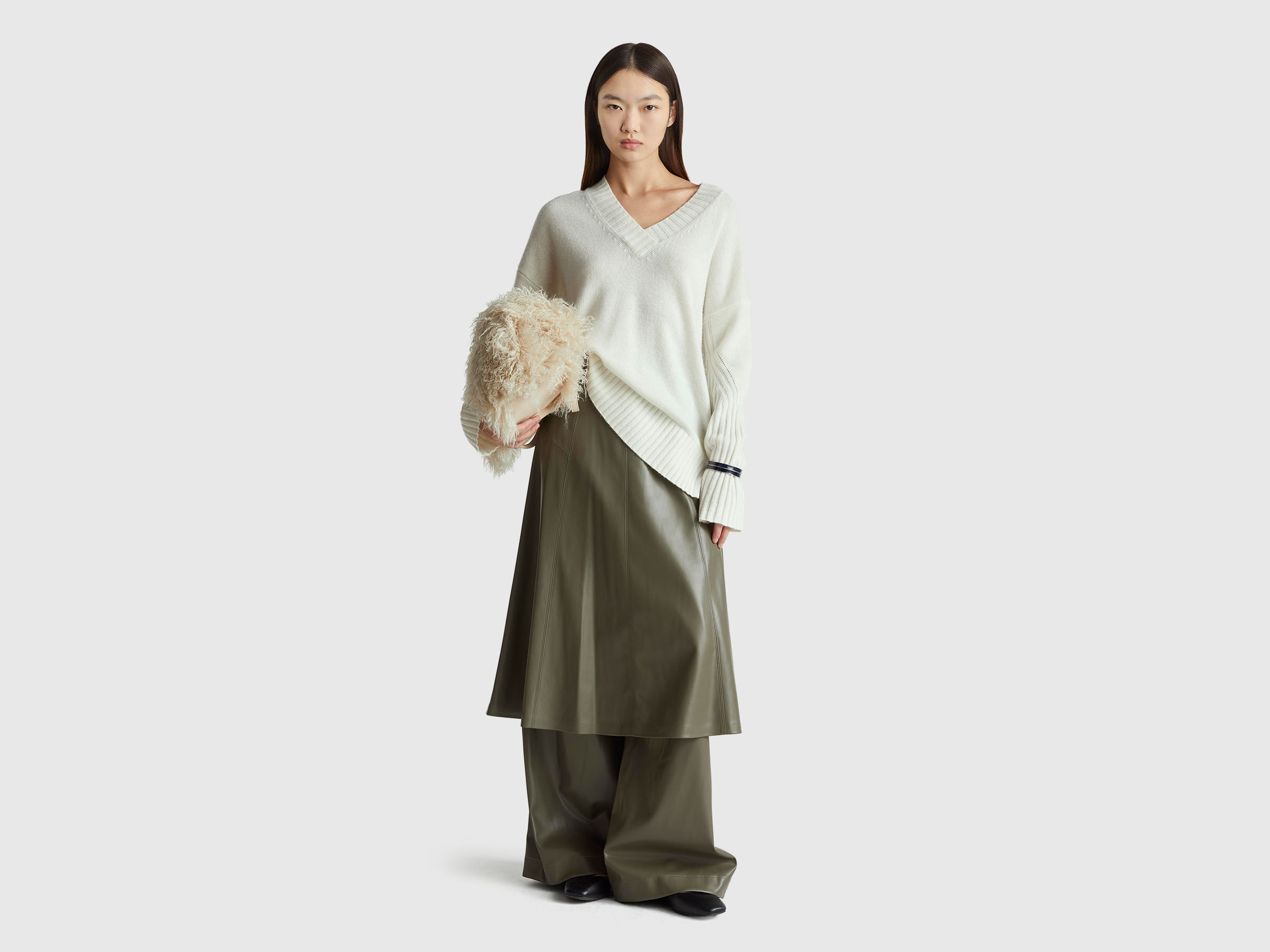V NECK SWEATER L/S Women image number 3